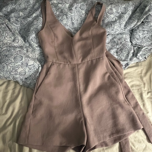 Aritzia Wilfred Aperture Romper - Picture 2 of 3